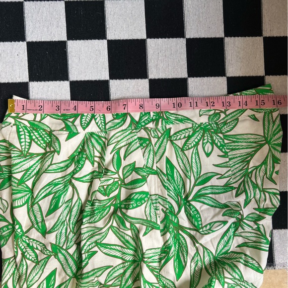 NWT ZARA Green Leaf Print Linen Blend Pleated Flowy High Rise Shorts Large - Picture 7 of 8